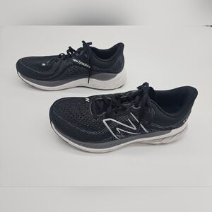 New Balance Black & White Running Shoes Sz 11